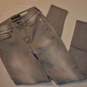 High Waisted Jegging